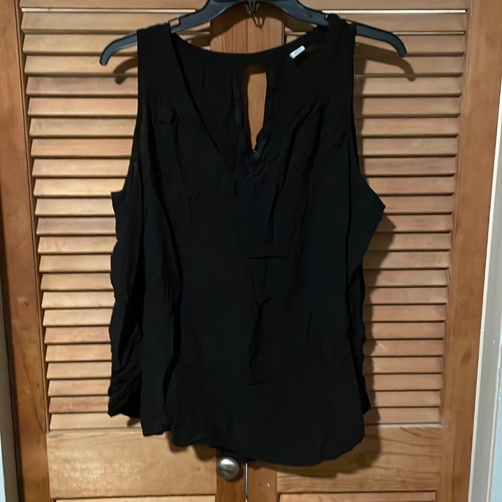old navy black sleeveless top, size XL